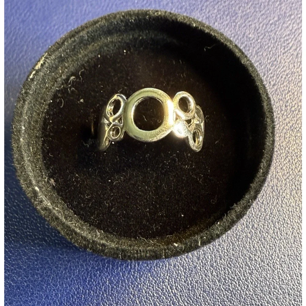 Vintage Sterling Silver Ring Open Circles GR Mark Size 8 Artisan Band 925